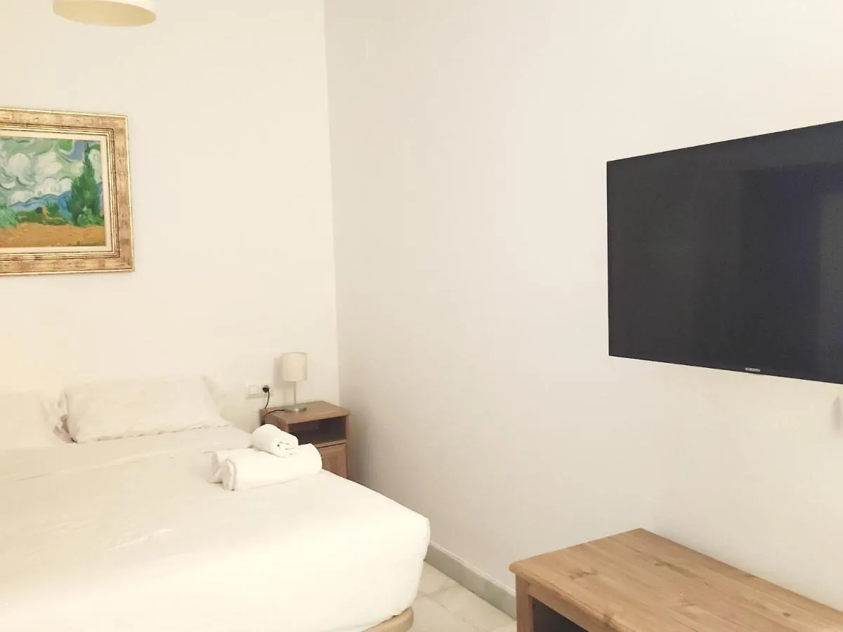 Estudio Morgado.Tranquilidad. Calle Amor De Dios! Sevilla Spanien